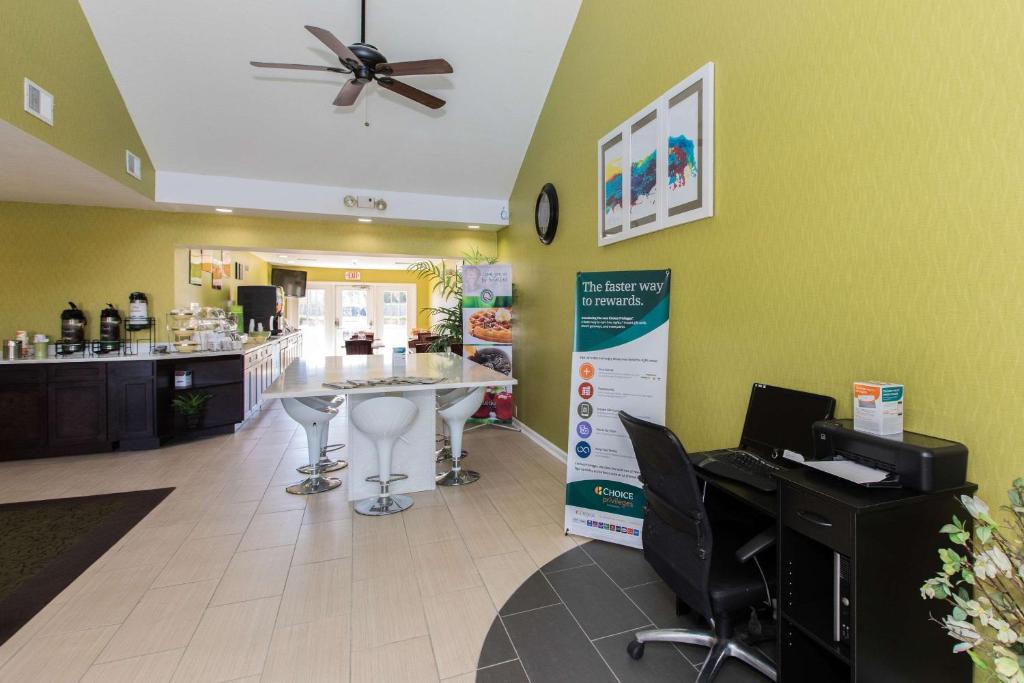 Albertville Hotel | Quality Inn Albertville US 431