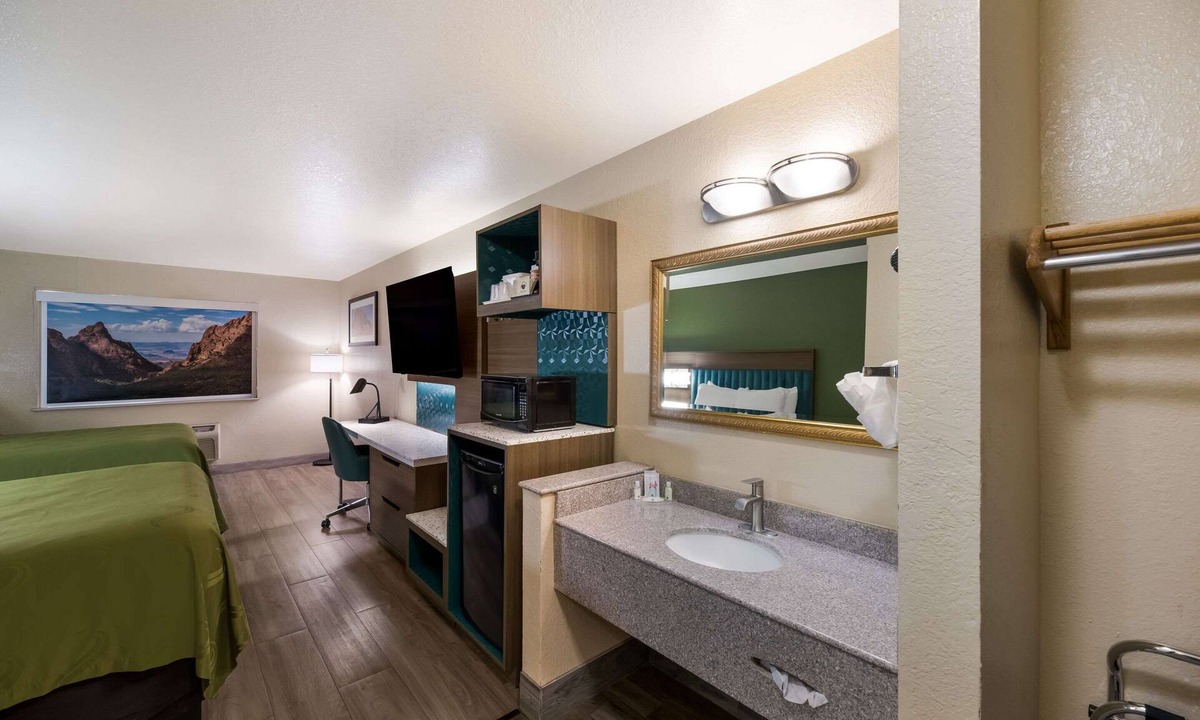 Alpine Hotel | Quality Inn Alpine