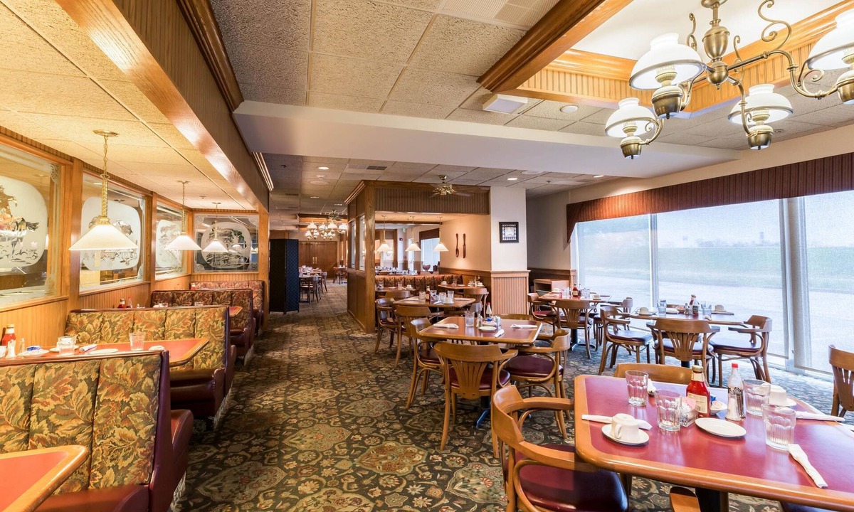 Grand Island Hotel | Quality Inn and Conference Center I-80 Grand Island