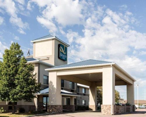 Brandon Hotel | Quality Inn Brandon - Sioux Falls