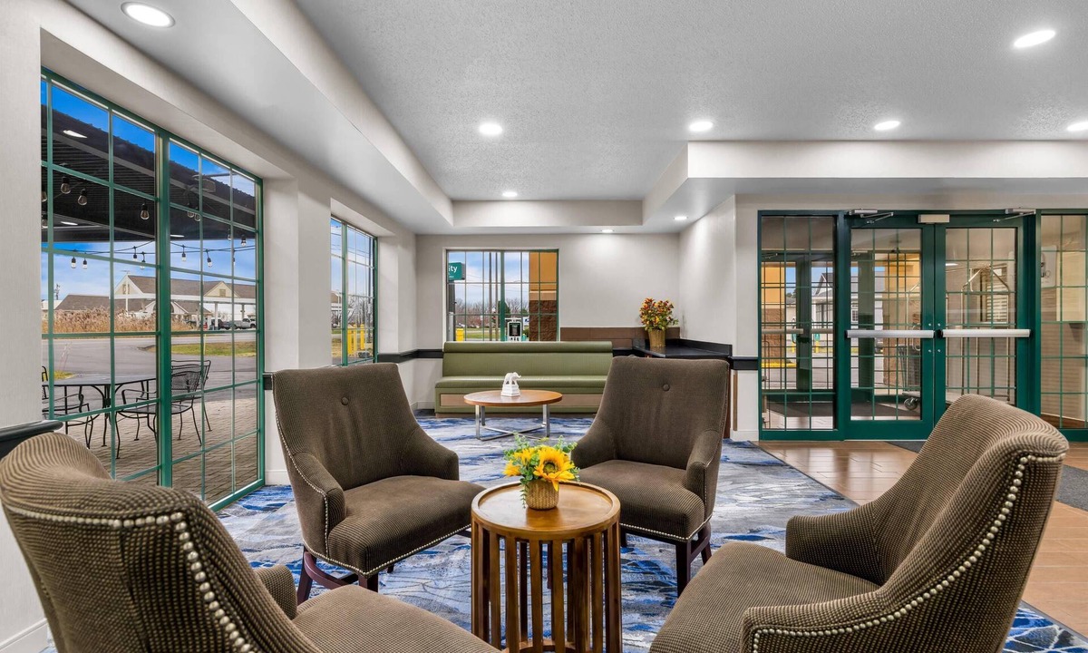 Brewerton Hotel | Quality Inn Brewerton - Syracuse Oneida Lake Area