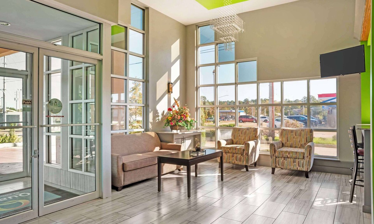 Brookhaven Hotel | Quality Inn Brookhaven