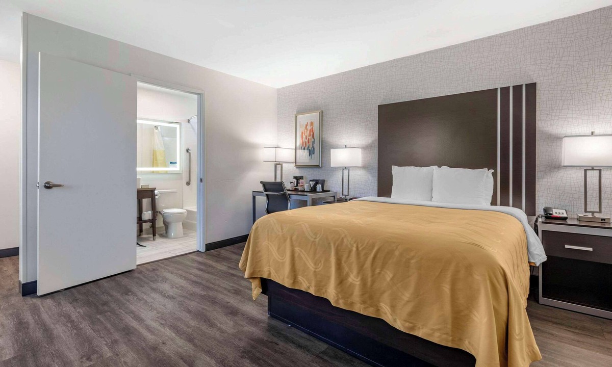 Burbank Hotel | Quality Inn Burbank Airport