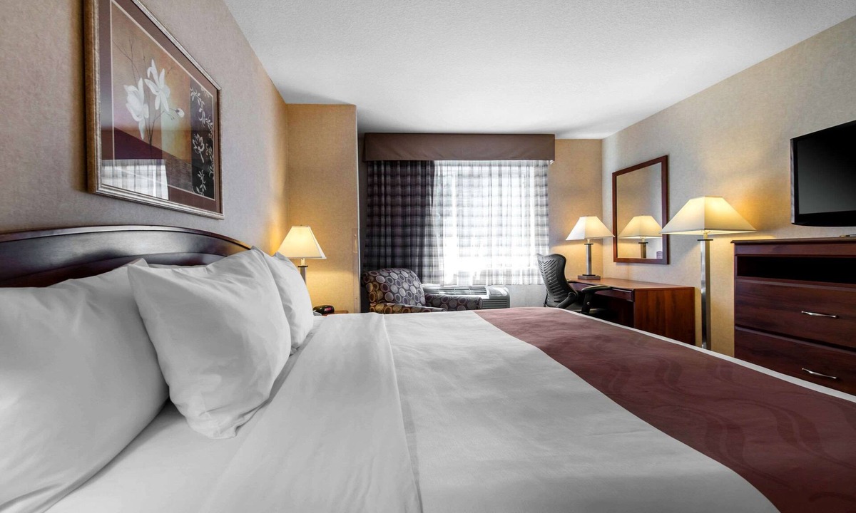 Burlington Hotel | Quality Inn Burlington