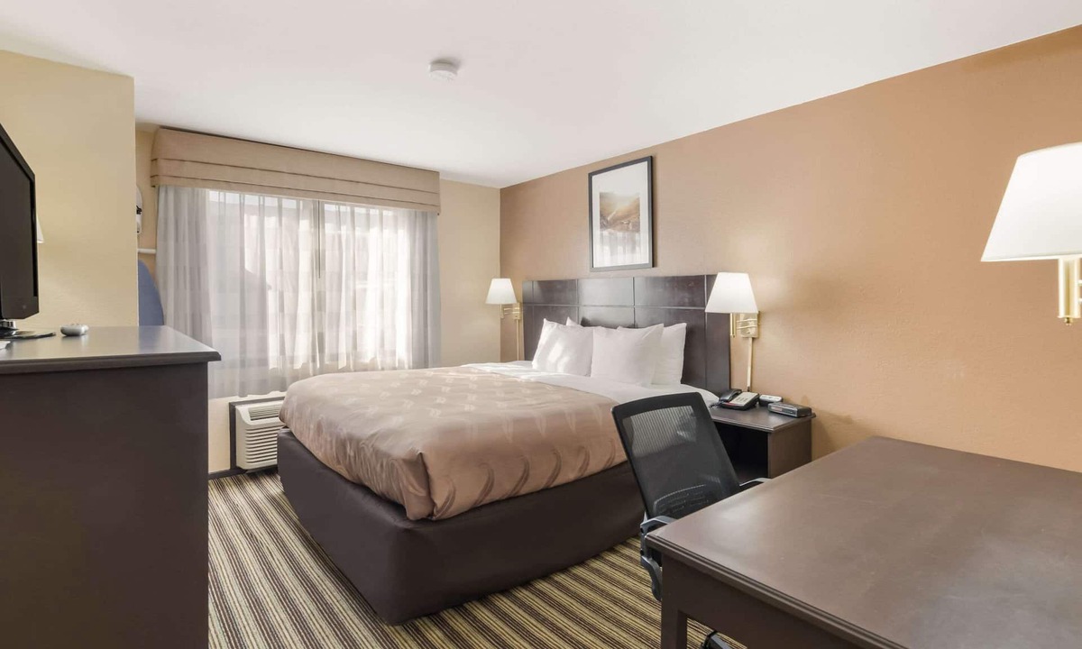 Clovis Hotel | Quality Inn Clovis