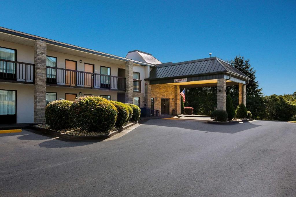 Commerce Hotel | Quality Inn Commerce at I-85