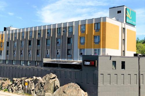 Sudbury Hotel | Quality Inn & Conference Centre Downtown Sudbury
