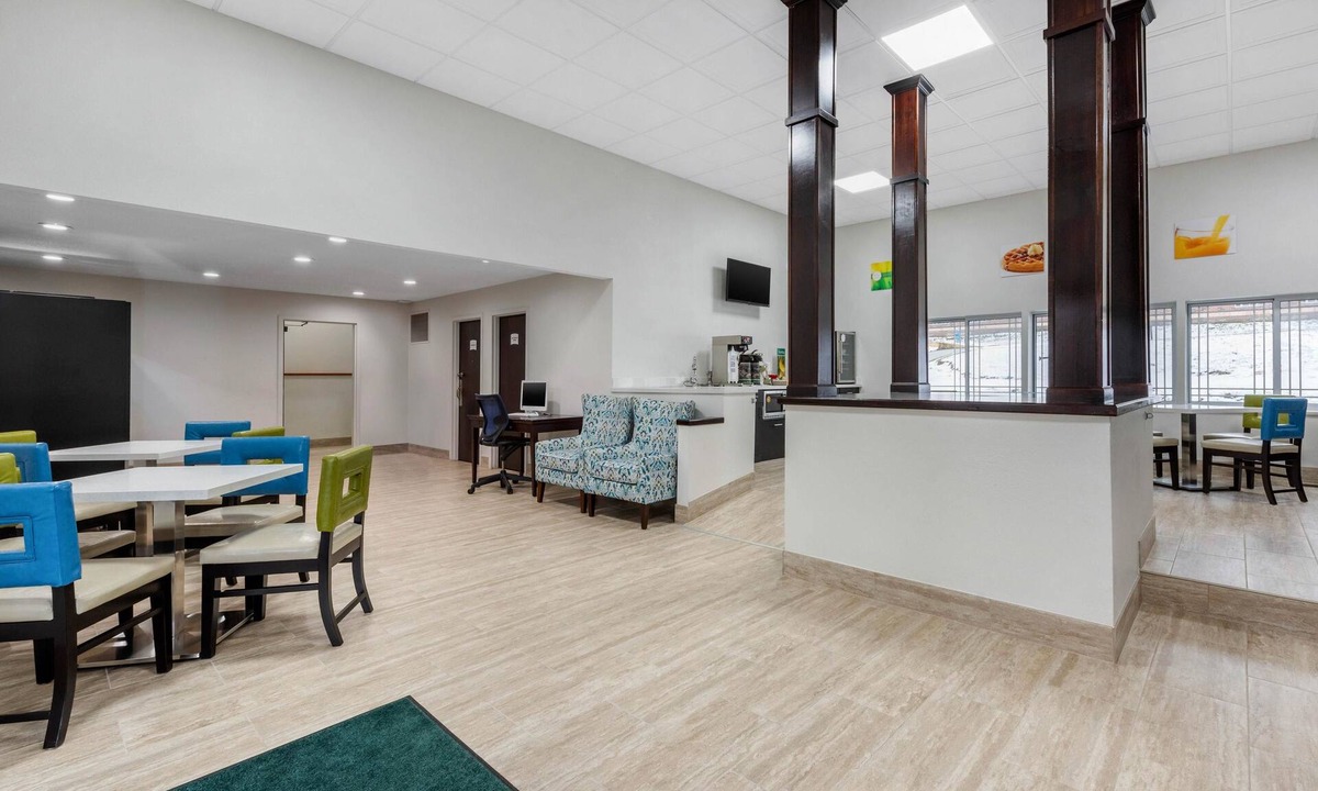 Moon Township Hotel | Quality Inn Coraopolis