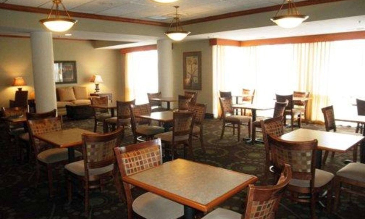 Airport Township Hotel | Quality Inn Florissant - St Louis