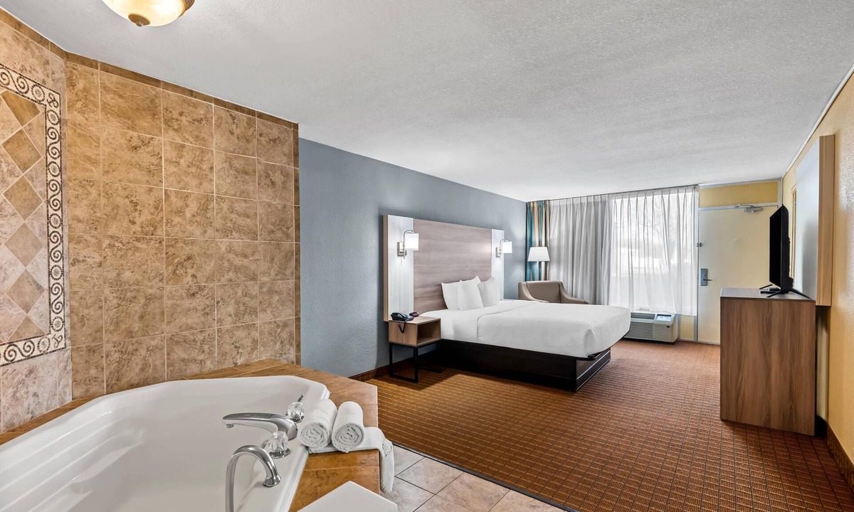 Fort Dodge Hotel | Quality Inn Fort Dodge