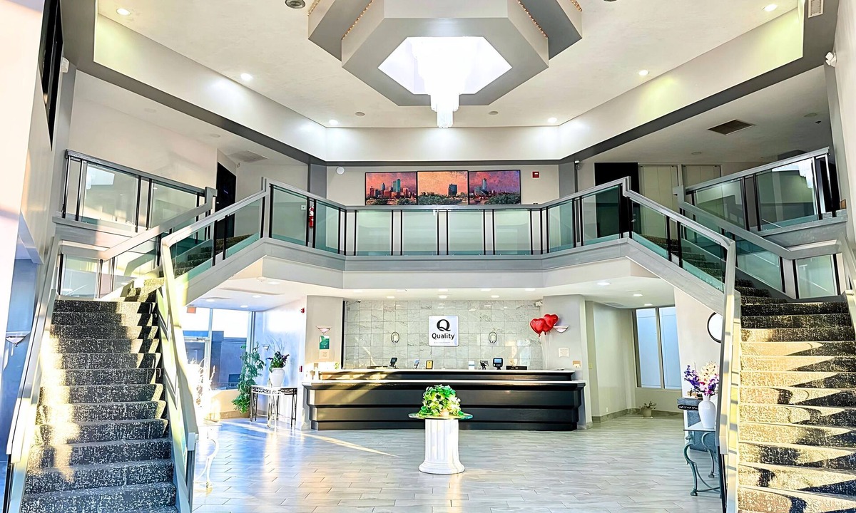 West Meadowbrook Hotel | Quality Inn Fort Worth - Downtown East