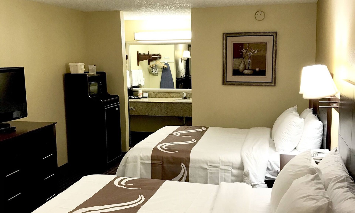 Franklin Hotel | Quality Inn Franklin South