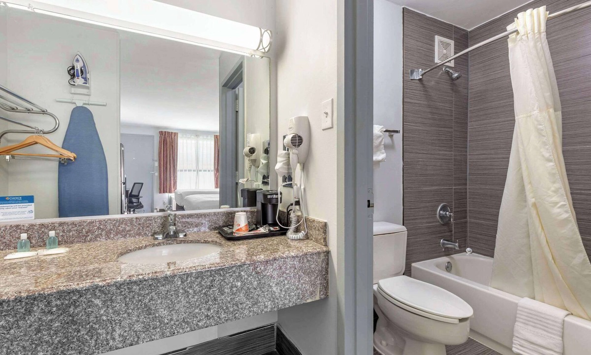 Gainesville Hotel | Quality Inn Gainesville