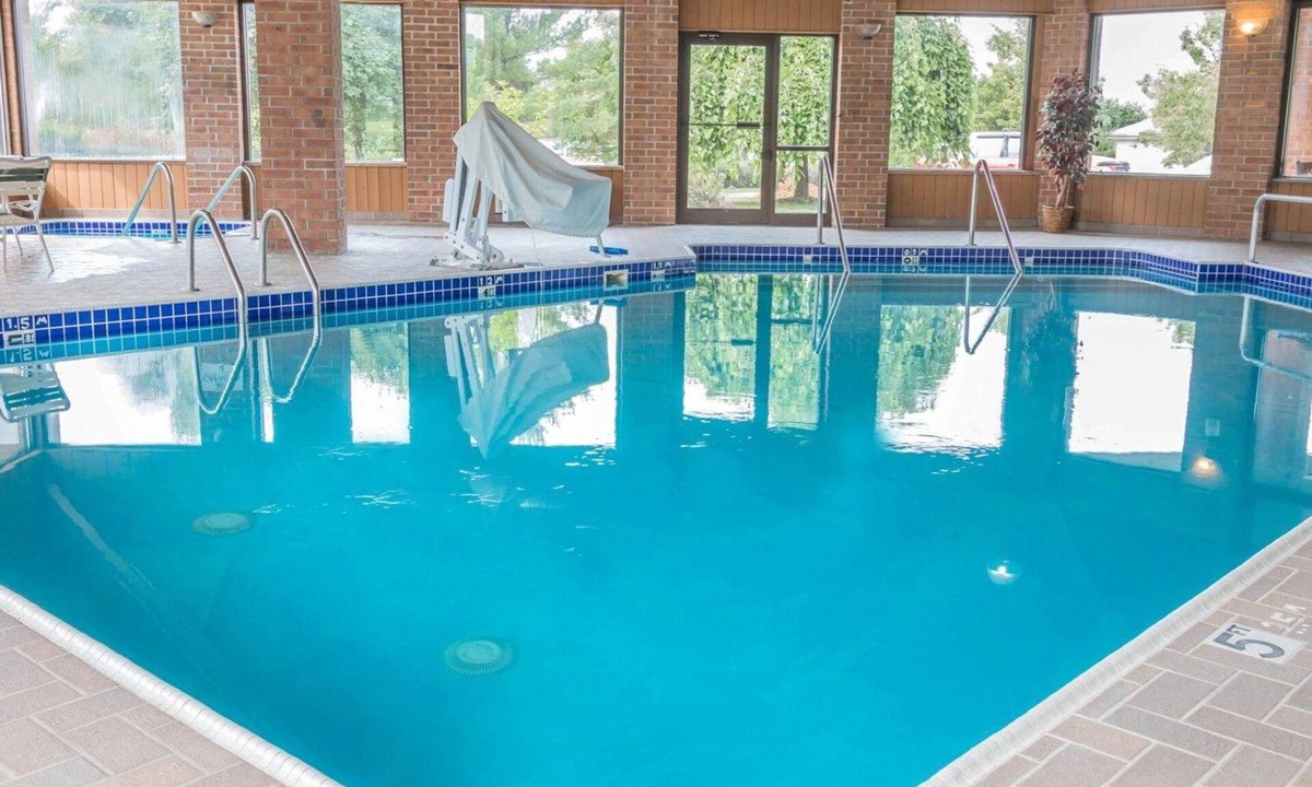 Walker Hotel | Quality Inn Grand Rapids North