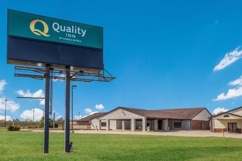 Grayville Hotel | Quality Inn Grayville