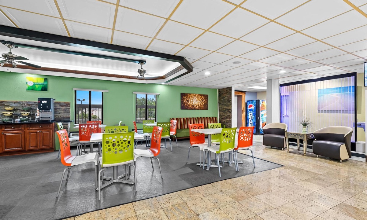 Lupton City Hotel | Quality Inn Hixson - Chattanooga