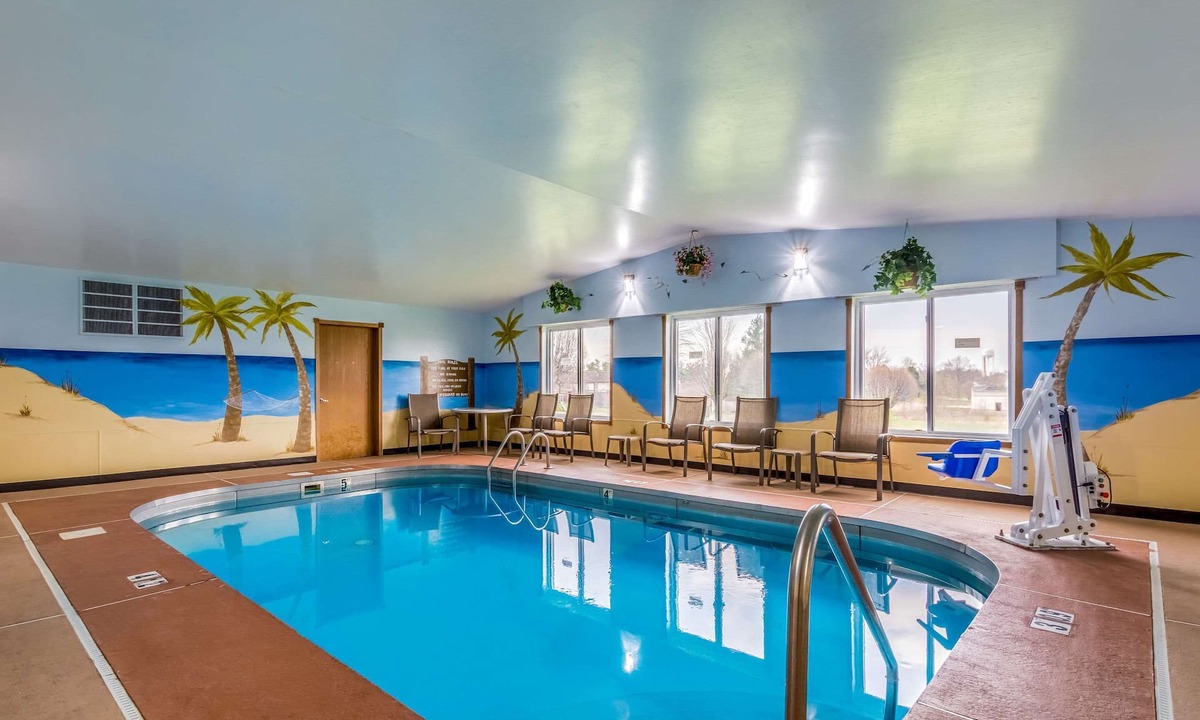 Batesville Hotel | Quality Inn I-74 Batesville
