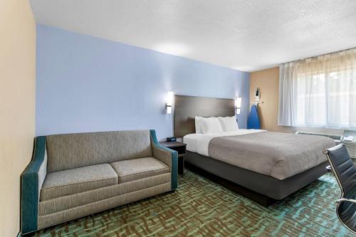 Johnstown Hotel | Quality Inn Johnstown
