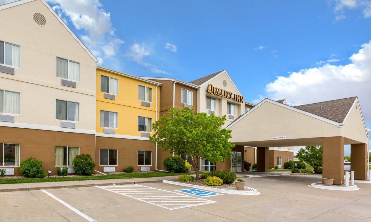 Kearney Hotel | Quality Inn Kearney