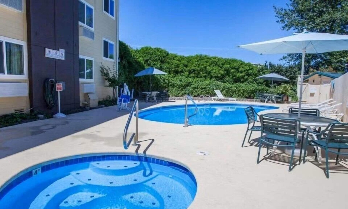 Totem Lake Hotel | Quality Inn Kirkland