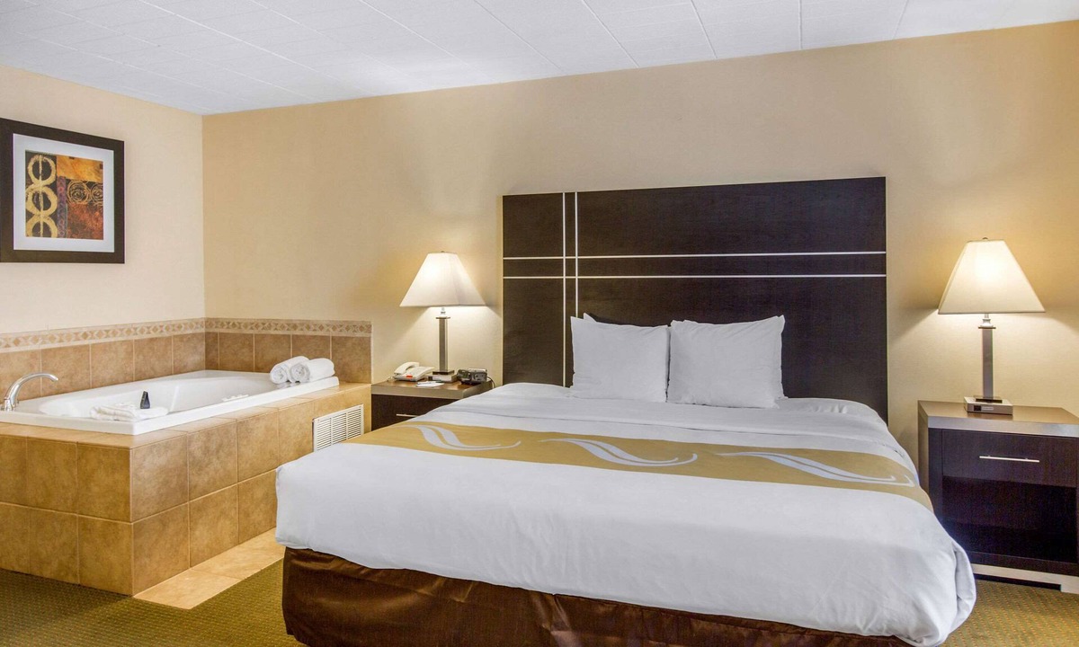 Ledgewood Hotel | Quality Inn Ledgewood - Dover