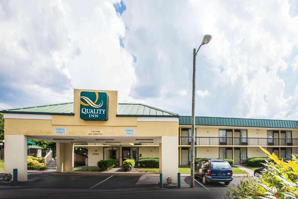 Madison Hotel | Quality Inn Madison