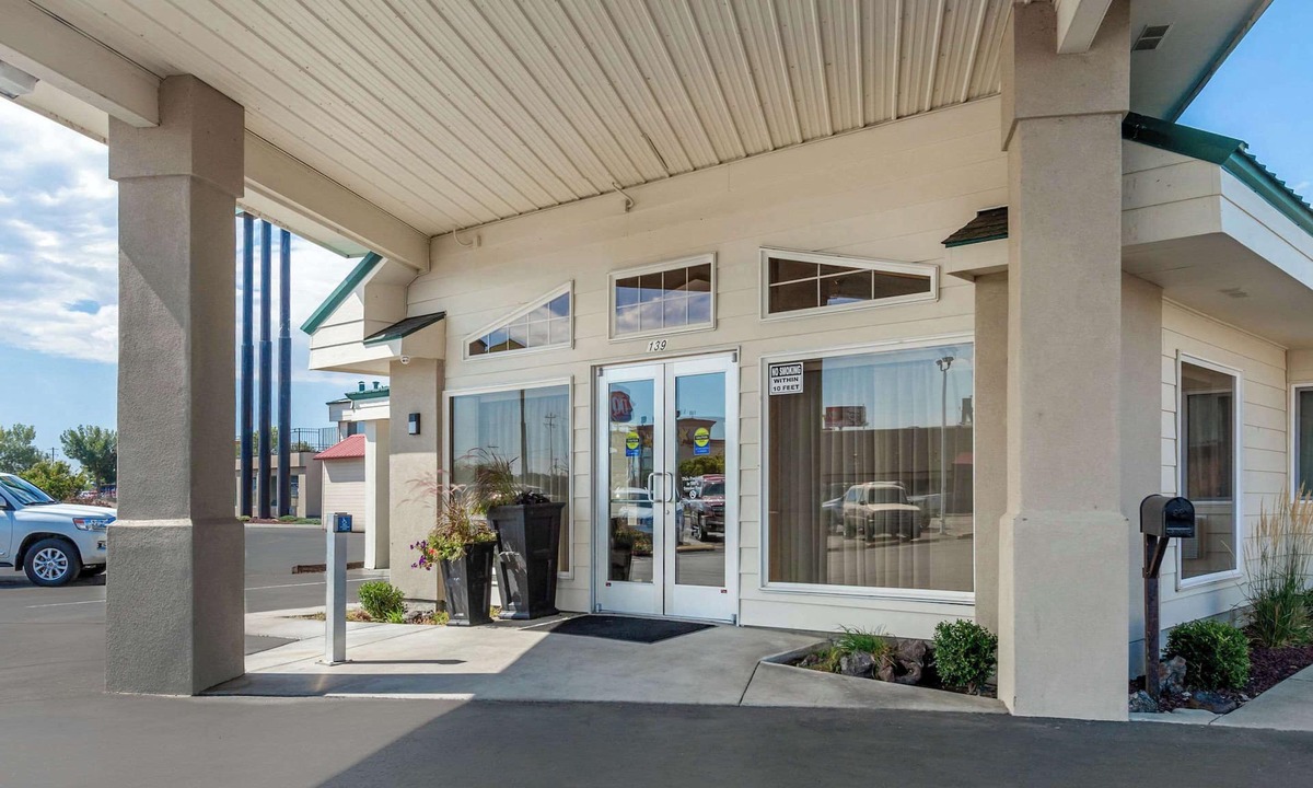 Ontario Hotel | Quality Inn Ontario