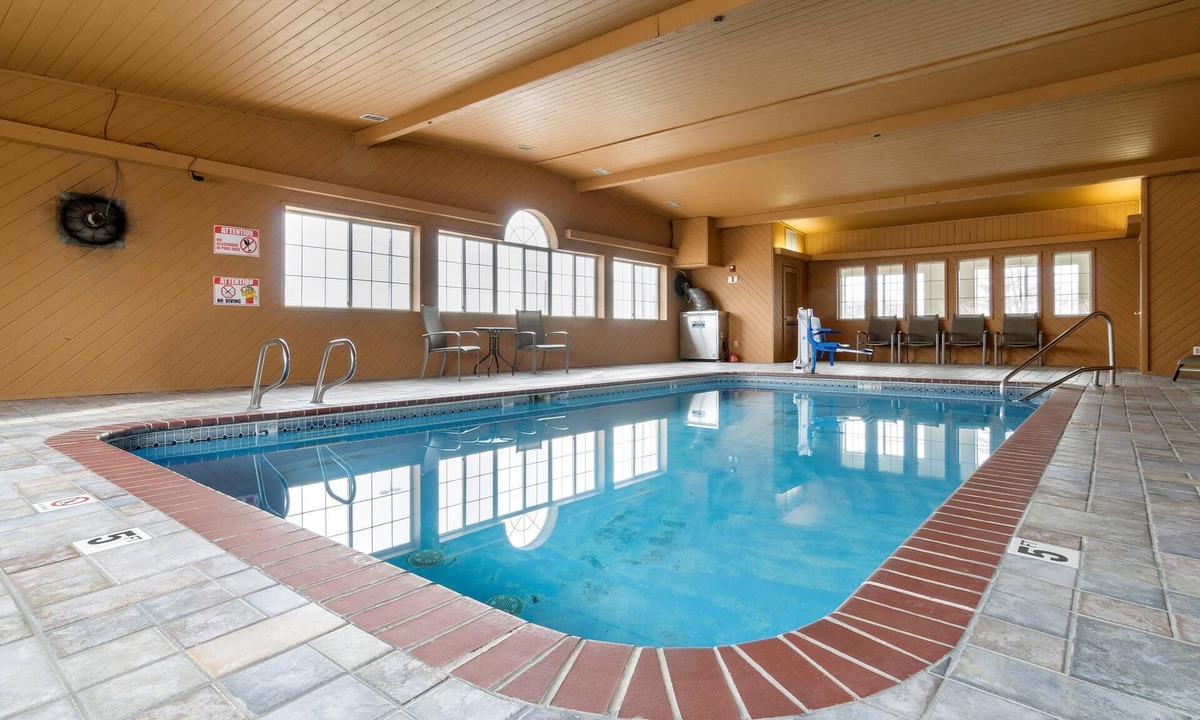 Osceola Hotel | Quality Inn Osceola