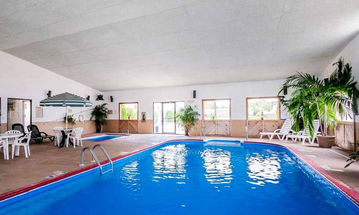 Ozark Hotel | Quality Inn Ozark-Springfield South