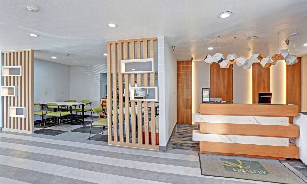 Pierre Hotel | Quality Inn Pierre - Fort Pierre