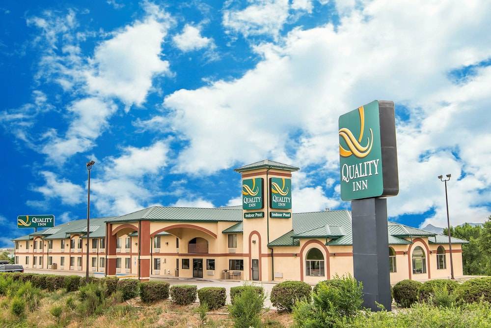 Raton Hotel | Quality Inn Raton