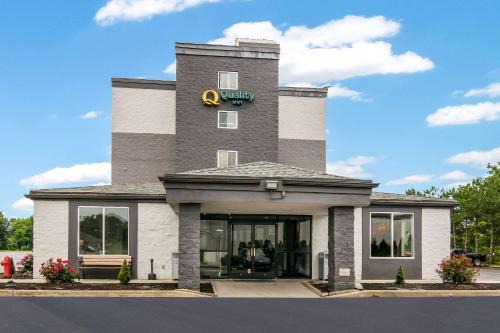 Gates-North Gates Hotel | Quality Inn Rochester West