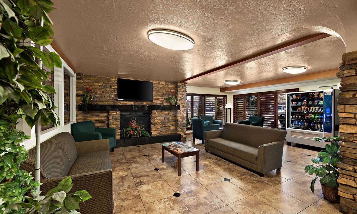 St. George Hotel | Quality Inn Saint George South Bluff