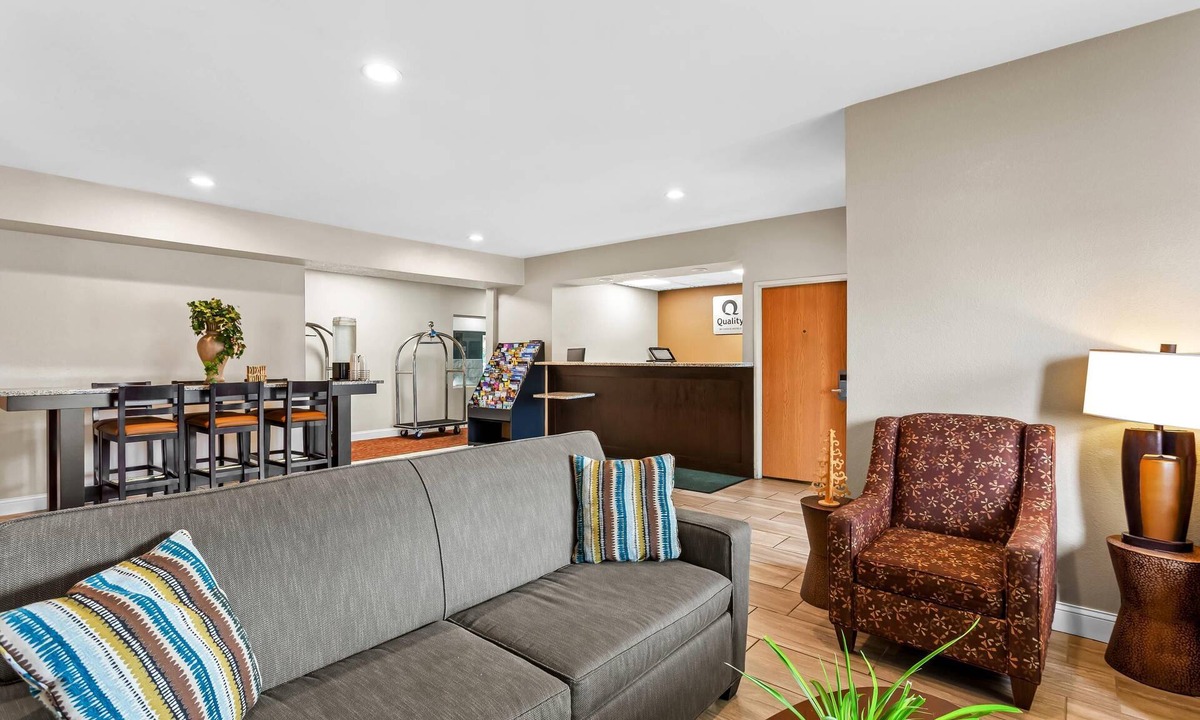 Shorewood-Tower Hills-Harbert Hotel | Quality Inn Sawyer