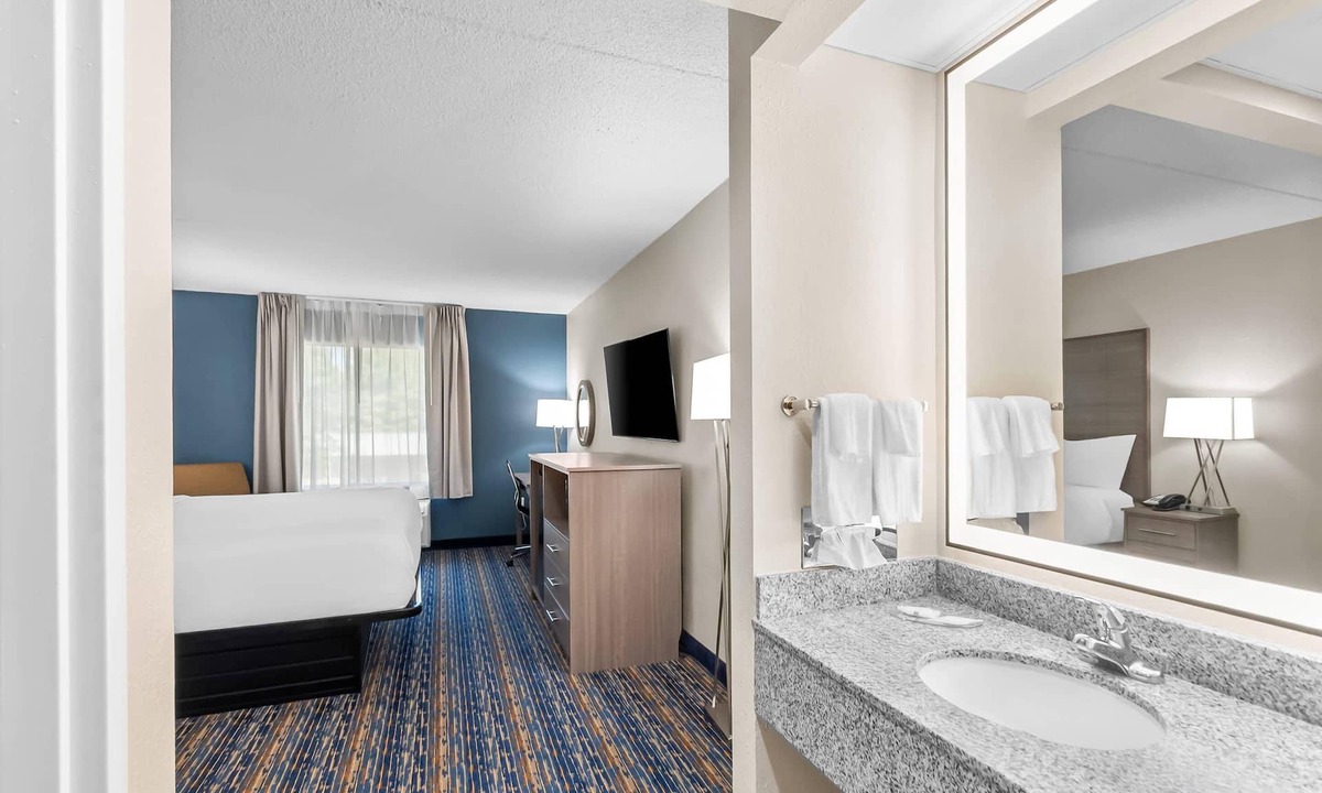 Shepherdstown Hotel | Quality Inn Shepherdstown