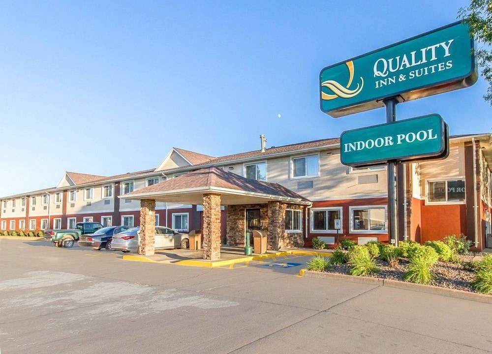Eau Claire Hotel | Quality Inn & Suites