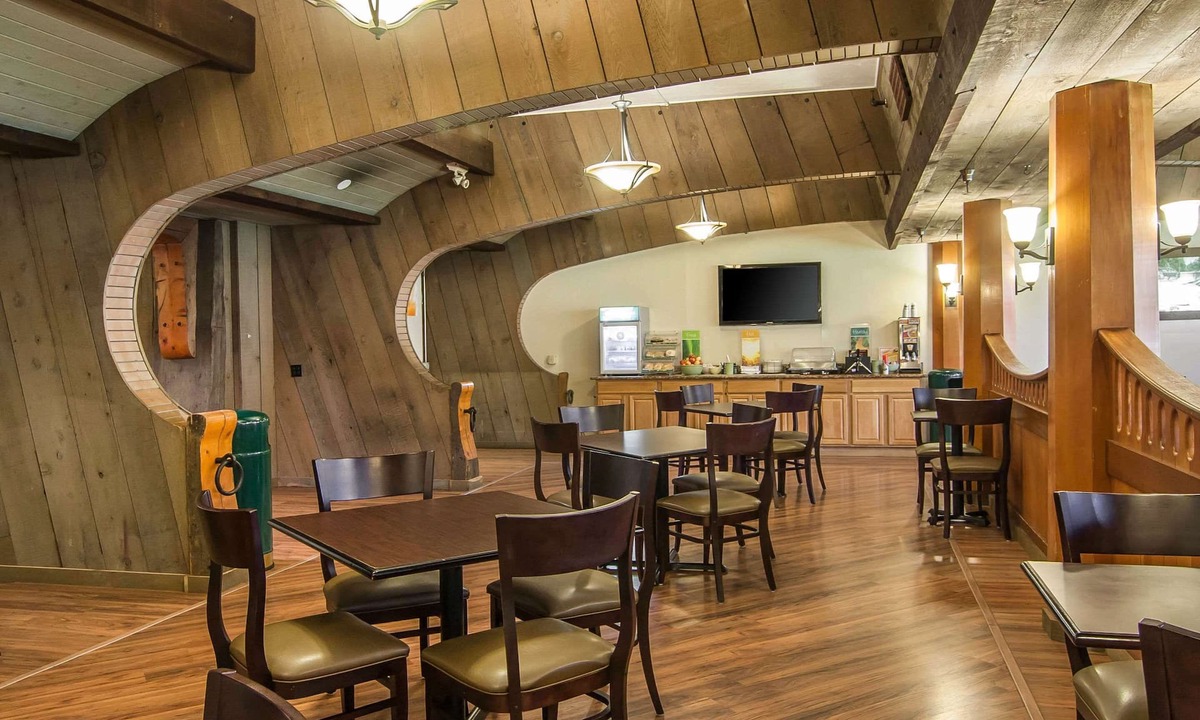 North Bend Hotel | Quality Inn & Suites at Coos Bay
