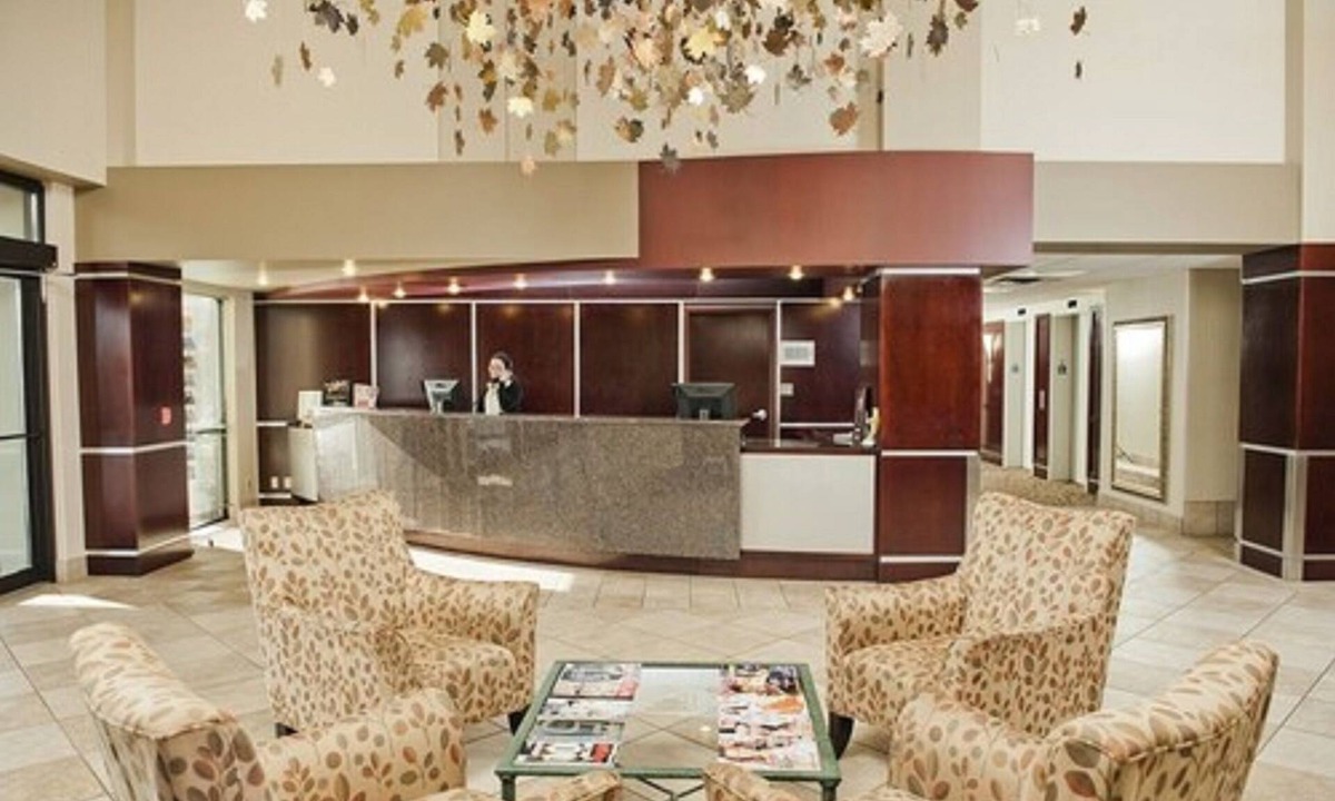 Sault Ste. Marie Hotel | Quality Inn & Suites Bay Front