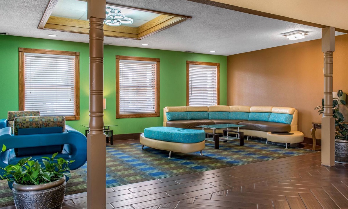 Avoca Hotel | Quality Inn & Suites Bedford West