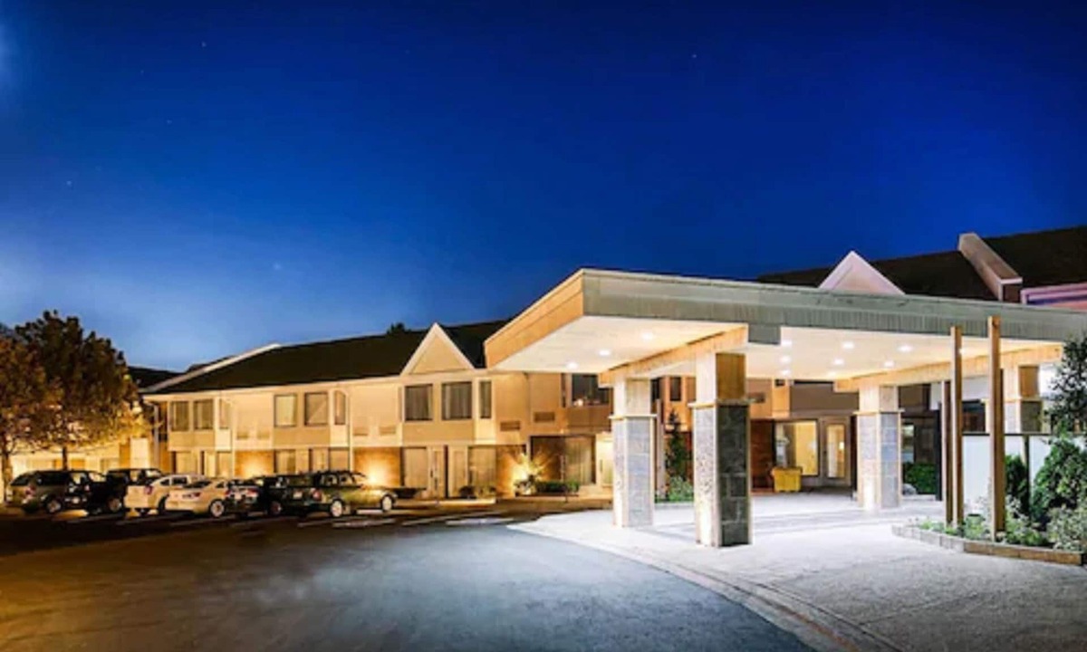Queen Street Corridor Hotel | Quality Inn & Suites