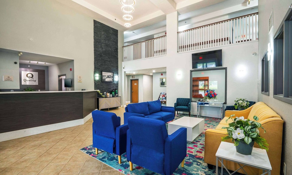Grimsby Hotel | Quality Inn & Suites
