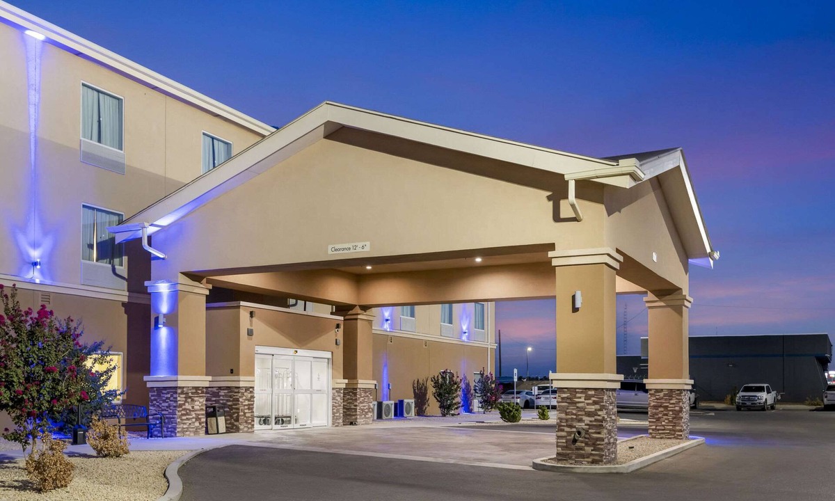 Carlsbad Hotel | Quality Inn & Suites Carlsbad Caverns Area