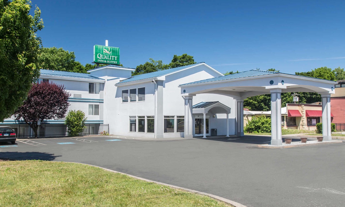 Danbury Hotel | Quality Inn & Suites Danbury Near University