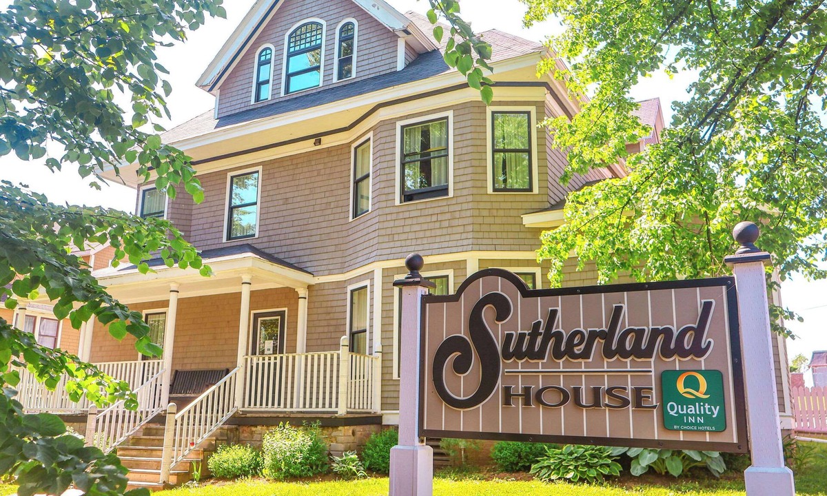 Charlottetown Hotel | Quality Inn & Suites Downtown