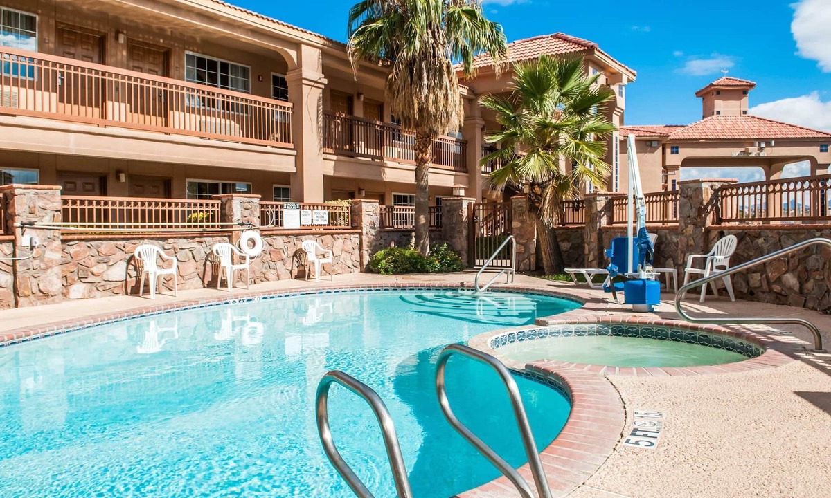 Mesilla Park Hotel | Quality Inn & Suites Las Cruces - University Area
