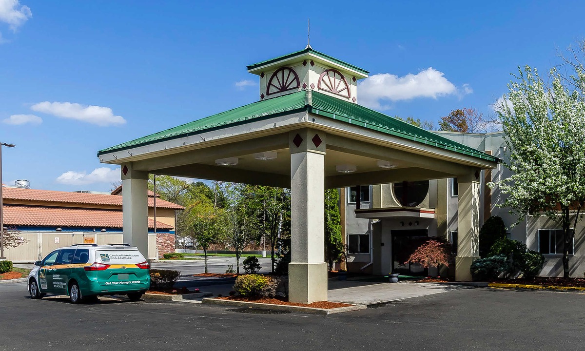 Lexington Hotel | Quality Inn & Suites Lexington