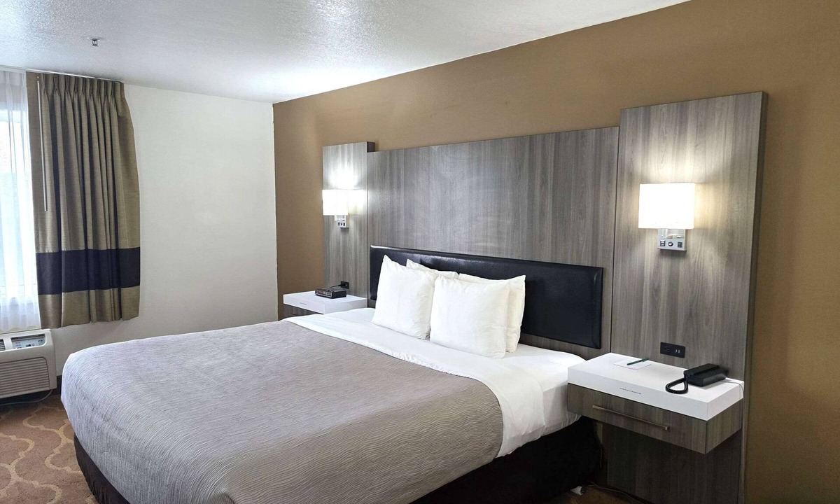 Longview Hotel | Quality Inn & Suites Longview Kelso