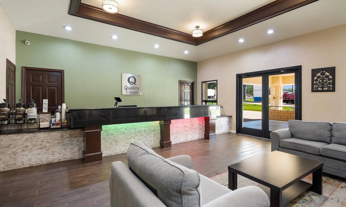 Lufkin Hotel | Quality Inn & Suites Lufkin