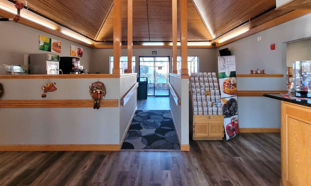 Marion Hotel | Quality Inn & Suites Marion