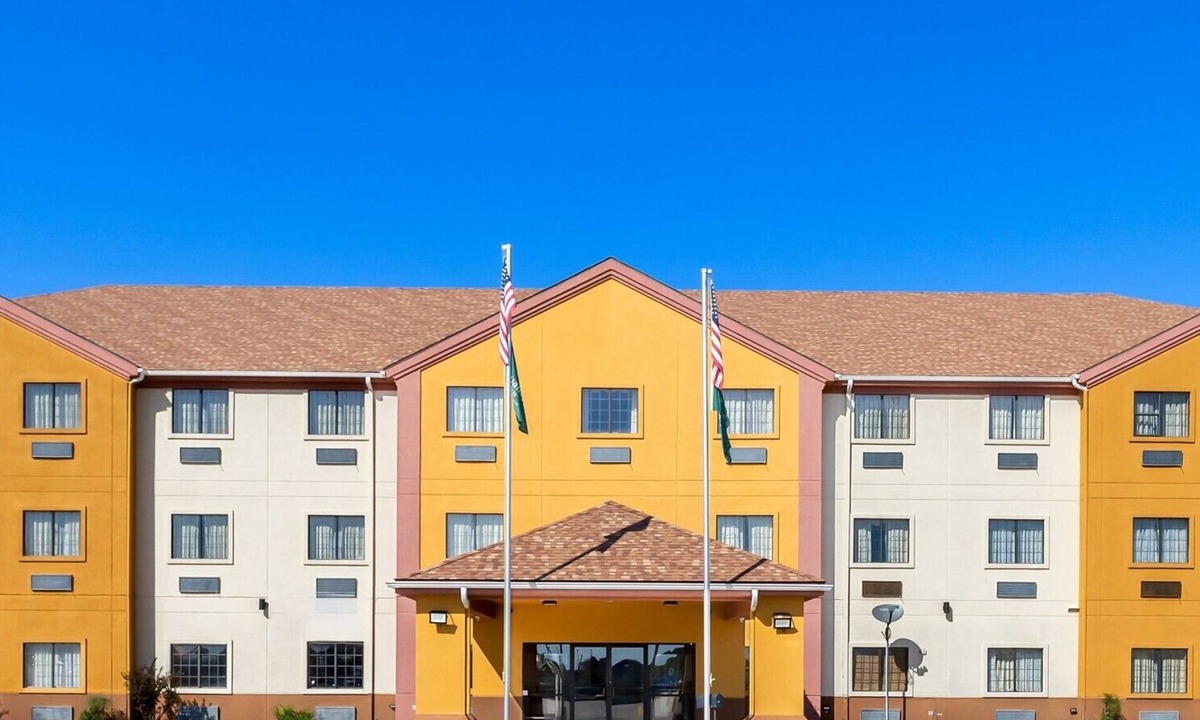 McAlester Hotel | Quality Inn & Suites McAlester on Hwy 69